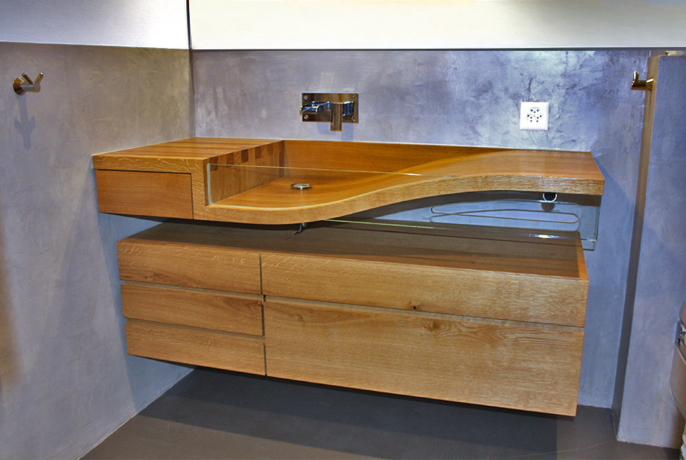 Waschtisch aus massivem Holz